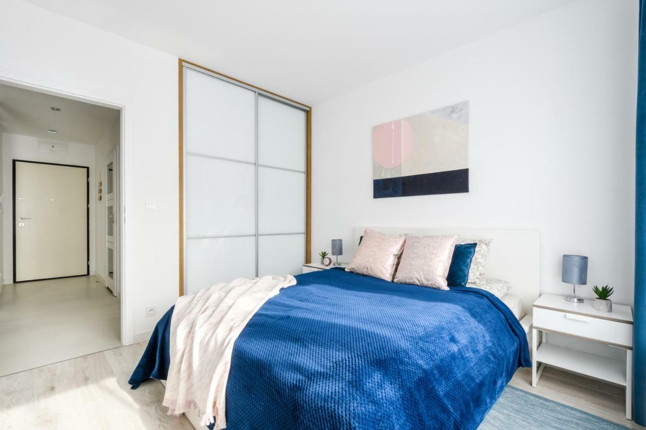 M&R Apartament Airport&Business Deluxe Cybernetyki 17 - Underground Garage - Free Wifi - Netflix - Air Conditioning - Self Check-In, Close By Chopin Airport Varsóvia Exterior foto