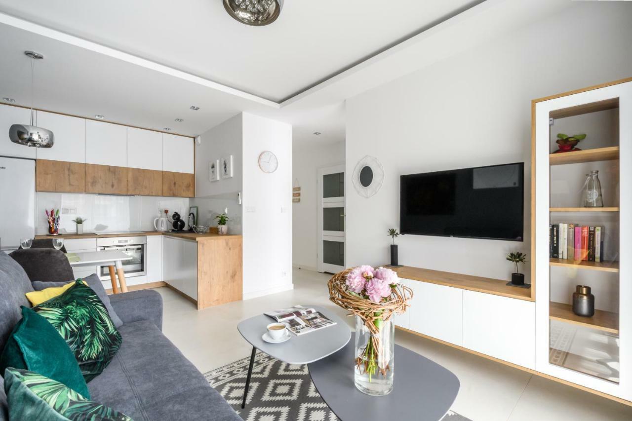 M&R Apartament Airport&Business Deluxe Cybernetyki 17 - Underground Garage - Free Wifi - Netflix - Air Conditioning - Self Check-In, Close By Chopin Airport Varsóvia Exterior foto