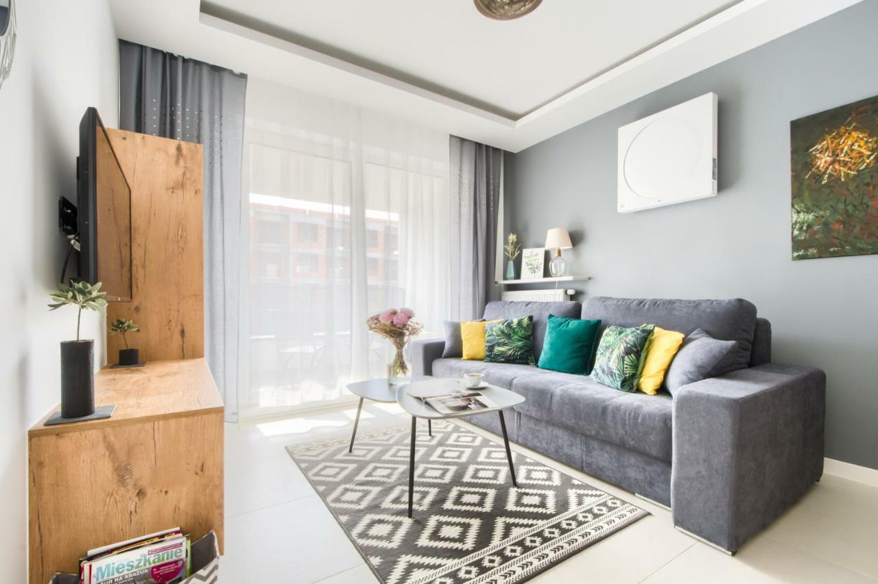 M&R Apartament Airport&Business Deluxe Cybernetyki 17 - Underground Garage - Free Wifi - Netflix - Air Conditioning - Self Check-In, Close By Chopin Airport Varsóvia Exterior foto